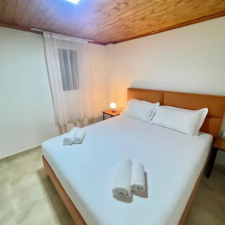 Crown Deluxe Apartments Sarande Exterior photo