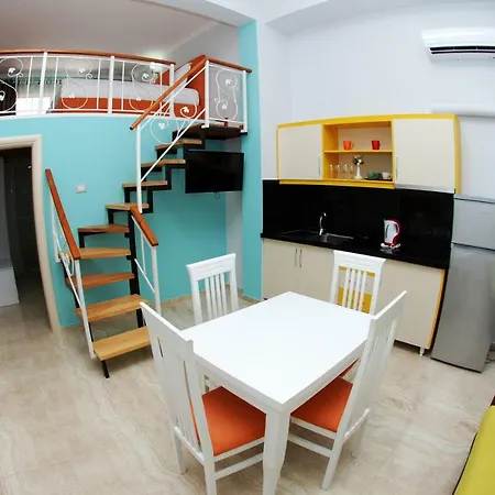 Crown Deluxe Apartments Sarande Exterior photo