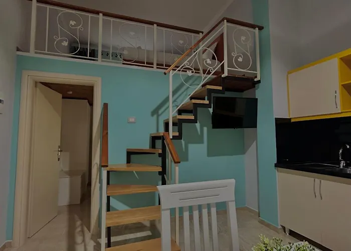 Crown Deluxe Apartments