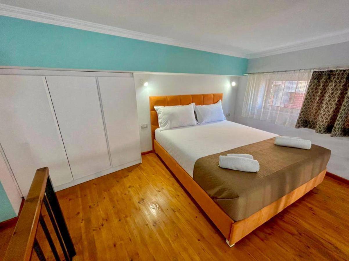 Crown Deluxe Apartment