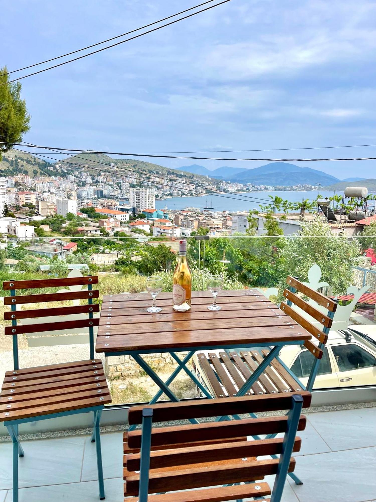 Crown Deluxe Sarande